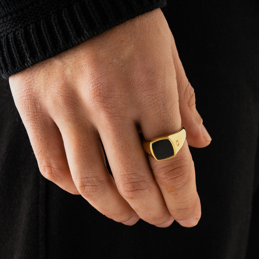 Anello Sigillo in Pietra Onice (Oro)