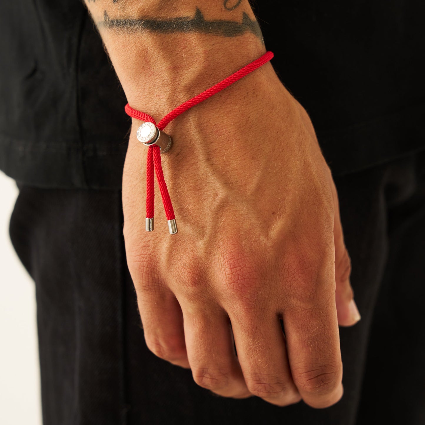 Bracciale con Chiusura a Corda Rossa (Argento)