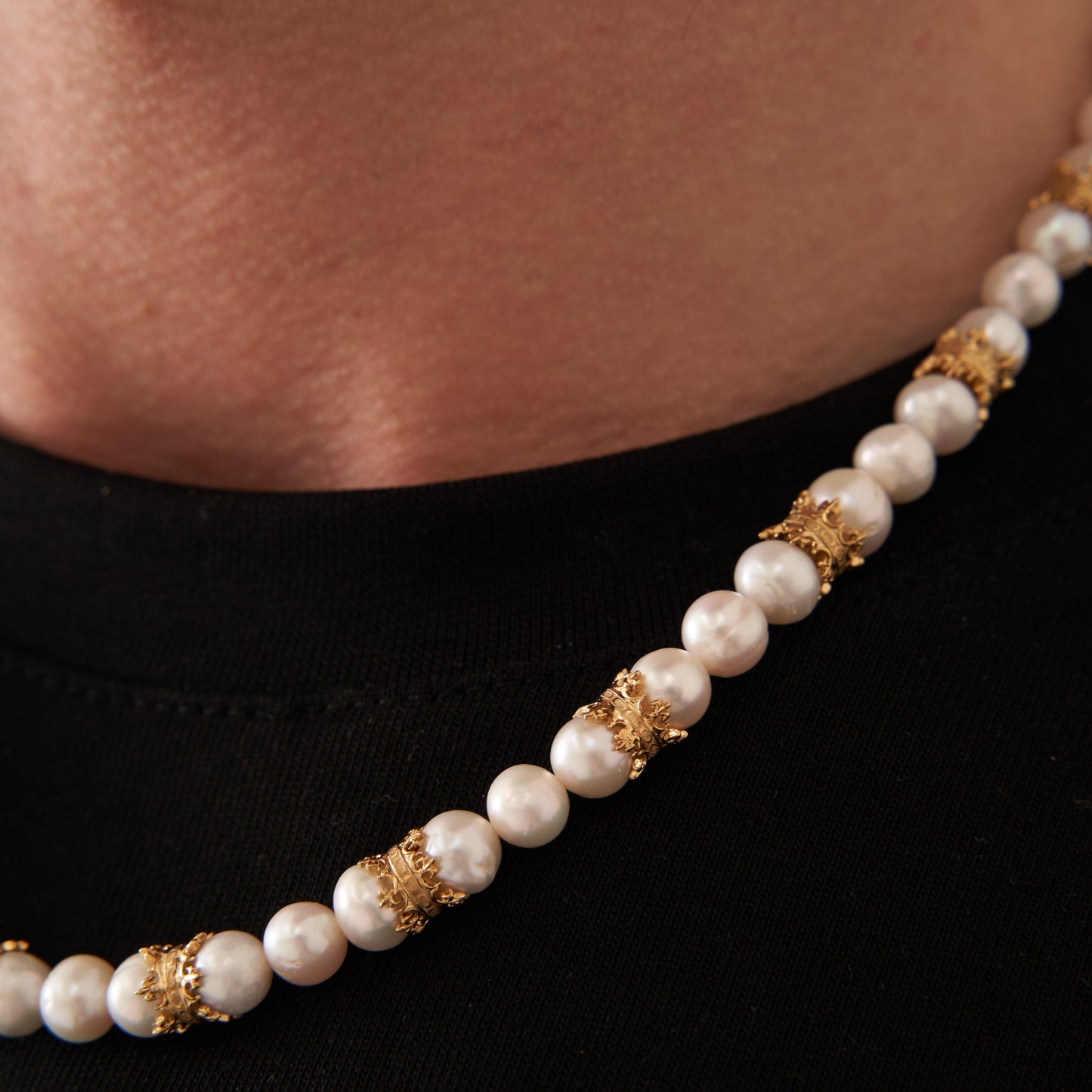 Collana in Perle Vere con Corona (Oro)
