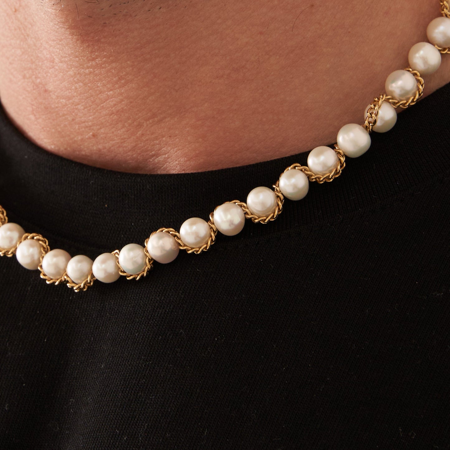 Collana con Perle Vere avvolta in Catena (Oro)