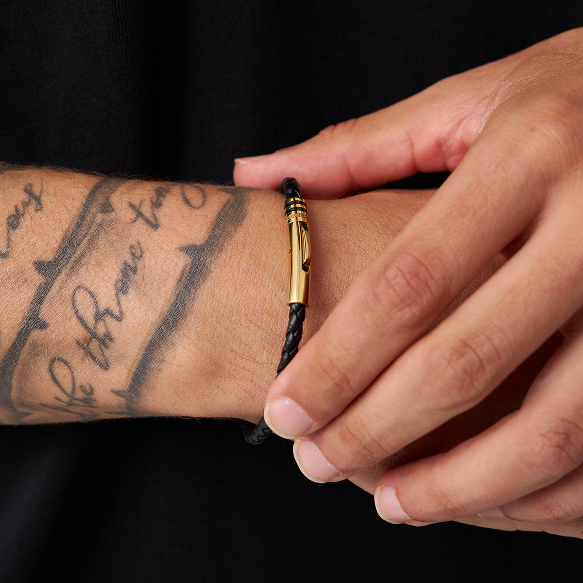 Bracciale in Pelle Nera (Oro)
