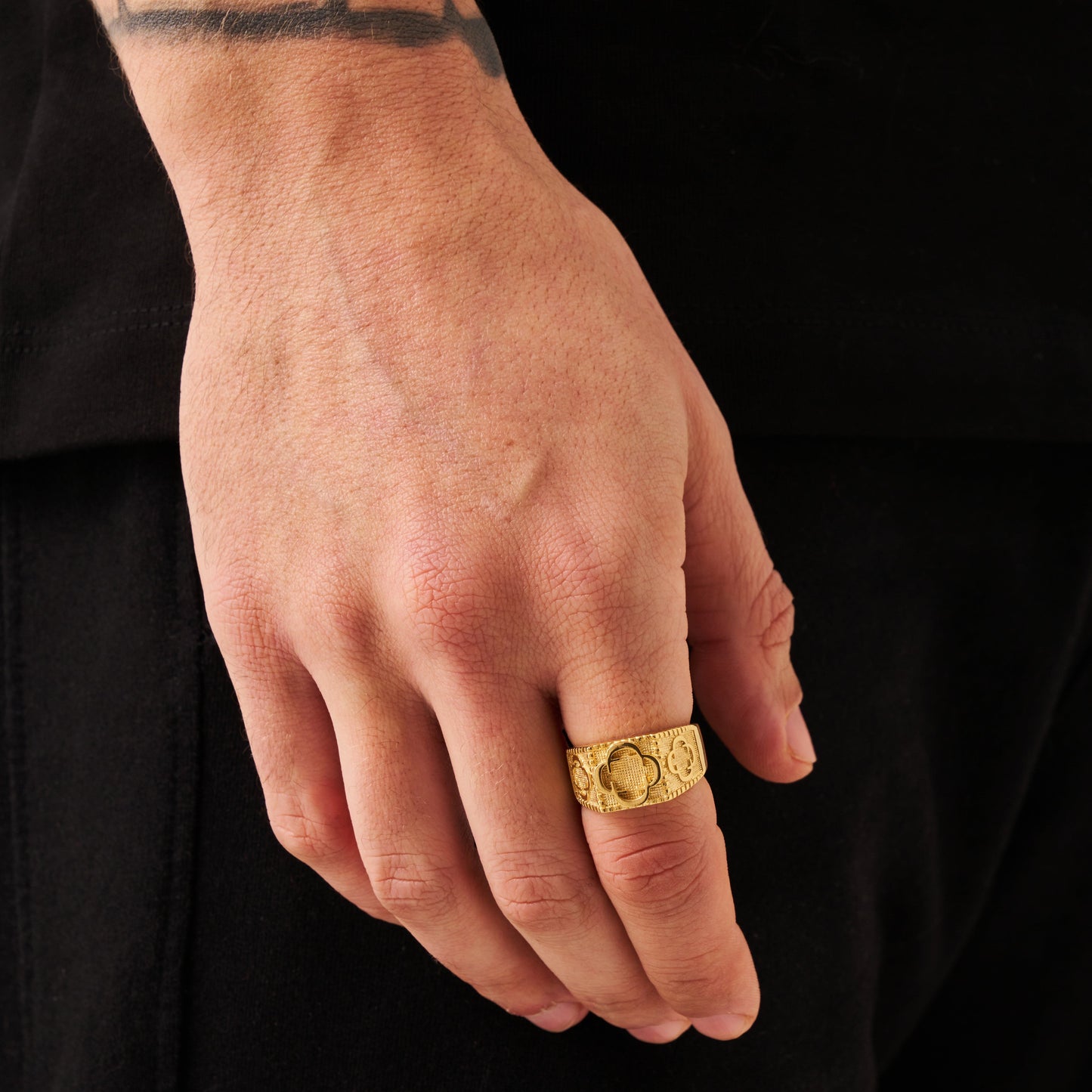 Anello Sovrano Clover (Oro)