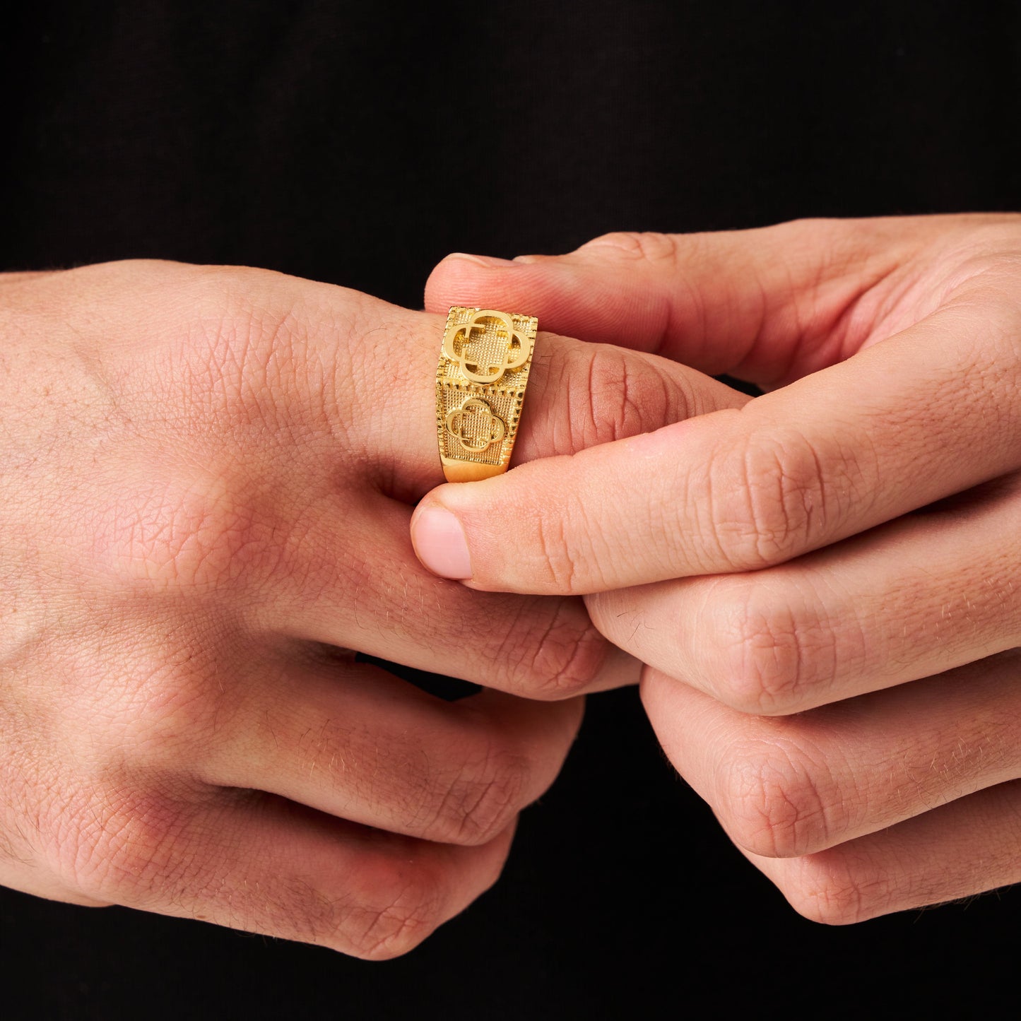 Anello Sovrano Clover (Oro)