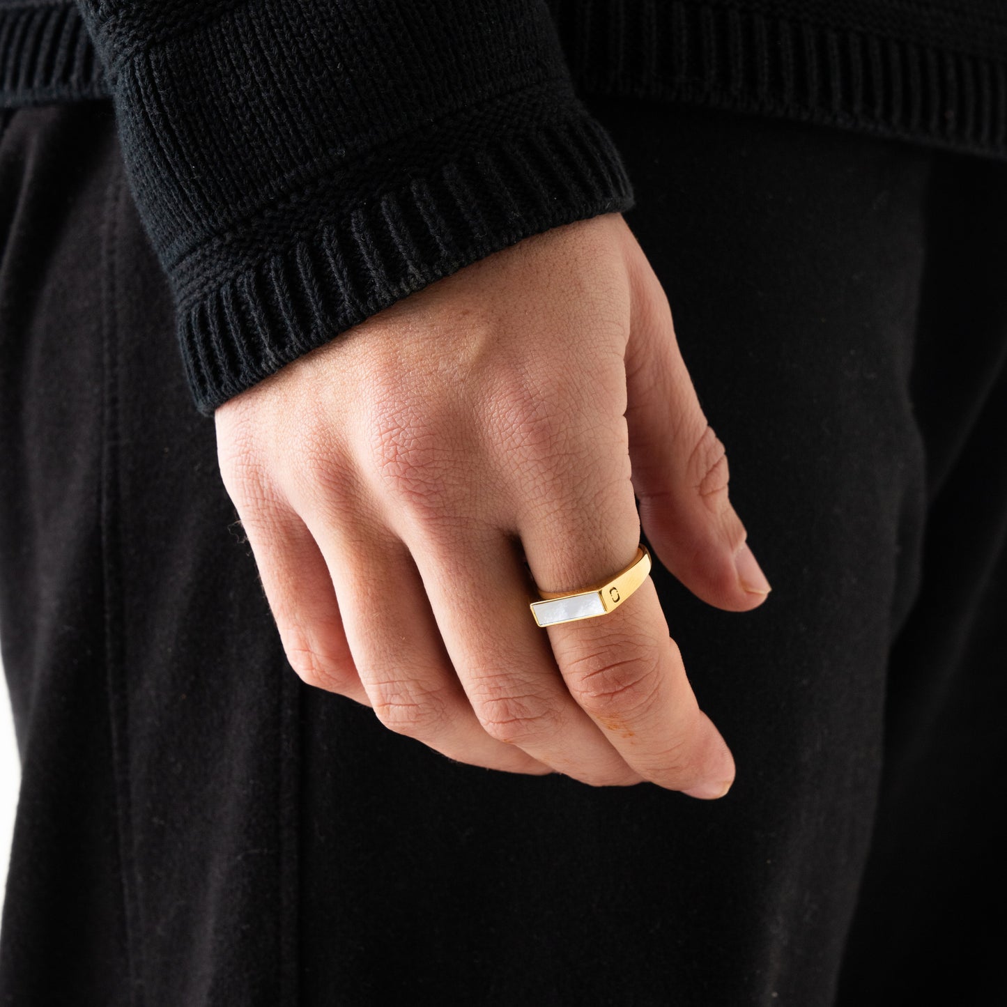 Anello Sigillo in Pietra Rettangolare Bianca (Oro)