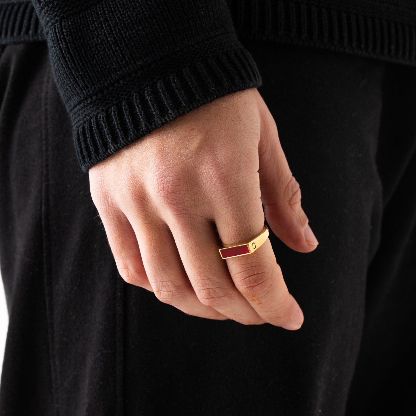 Anello Sigillo in Pietra Rossa (Oro)