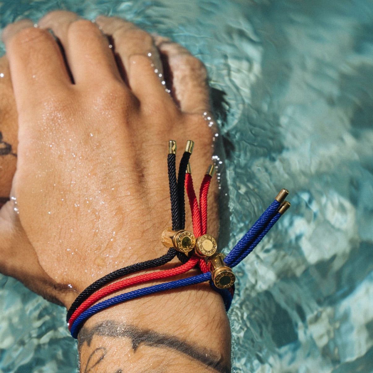 Bracciale con Chiusura a Toggle Nera (Oro)