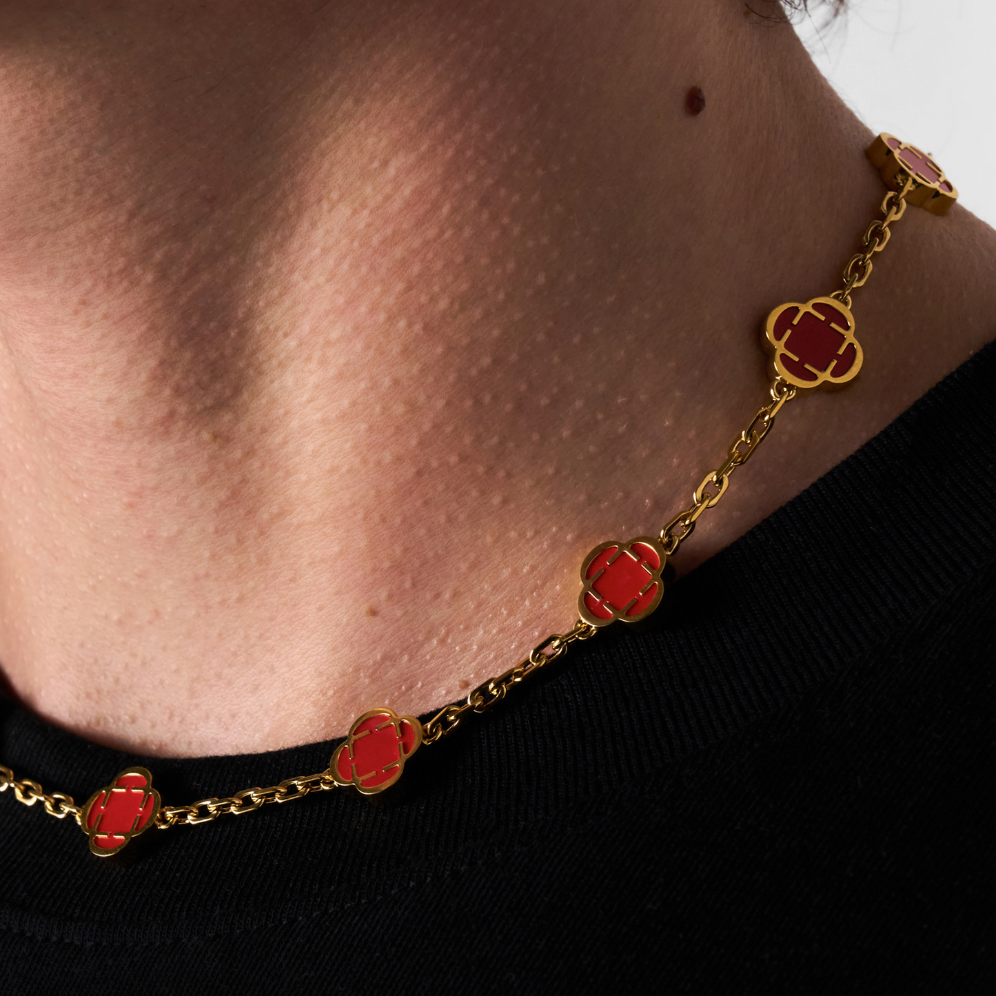 Collana in Pietra di Trifoglio Rosso Chiaro (Oro)