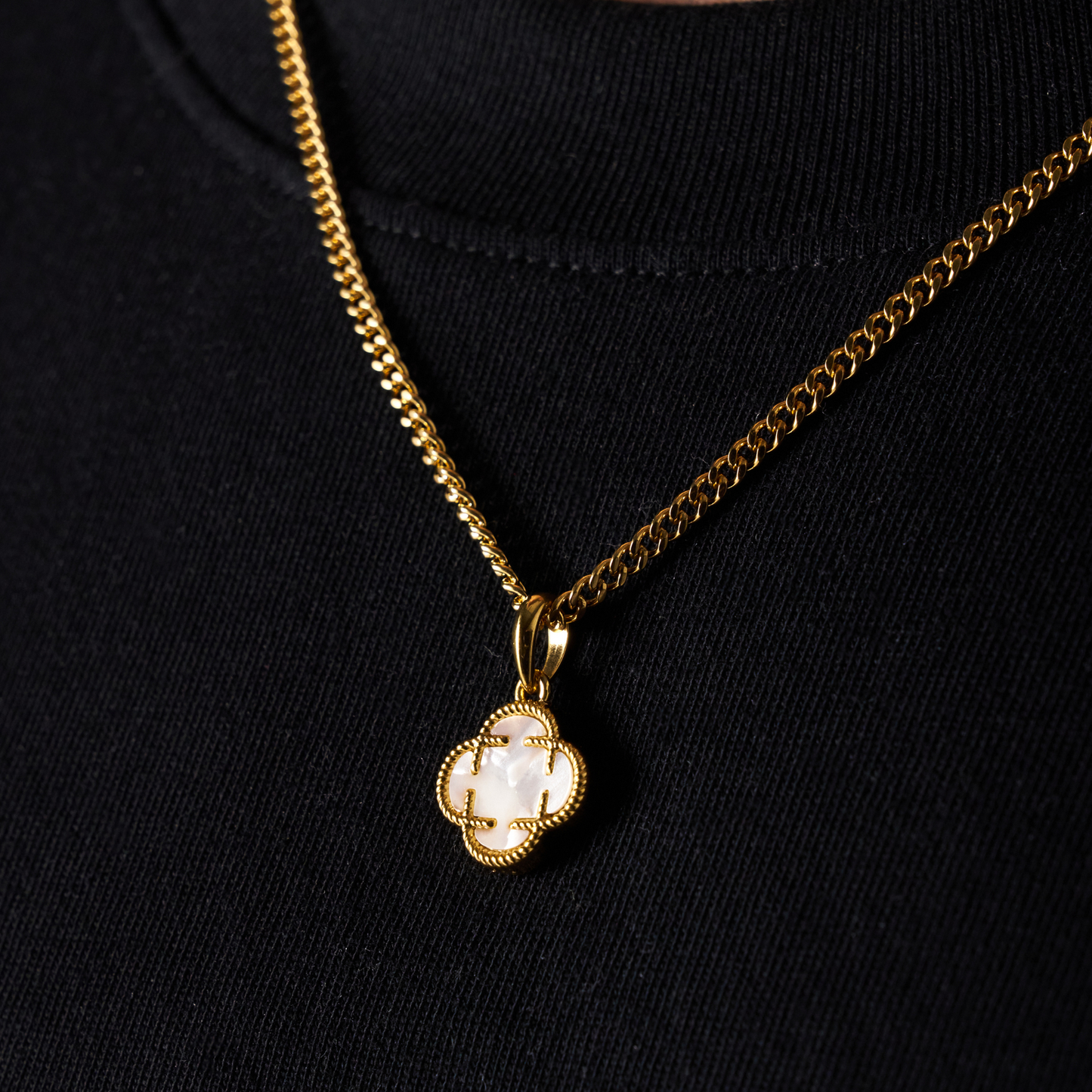 Pendente in Pietra di Trifoglio Bianco (Oro)