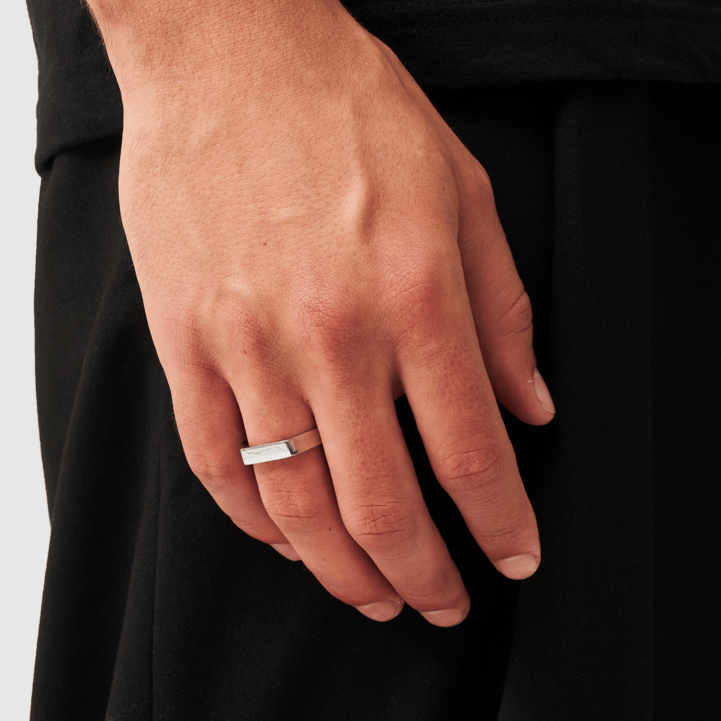 Anello Sigillo Rettangolare (Oro Bianco)