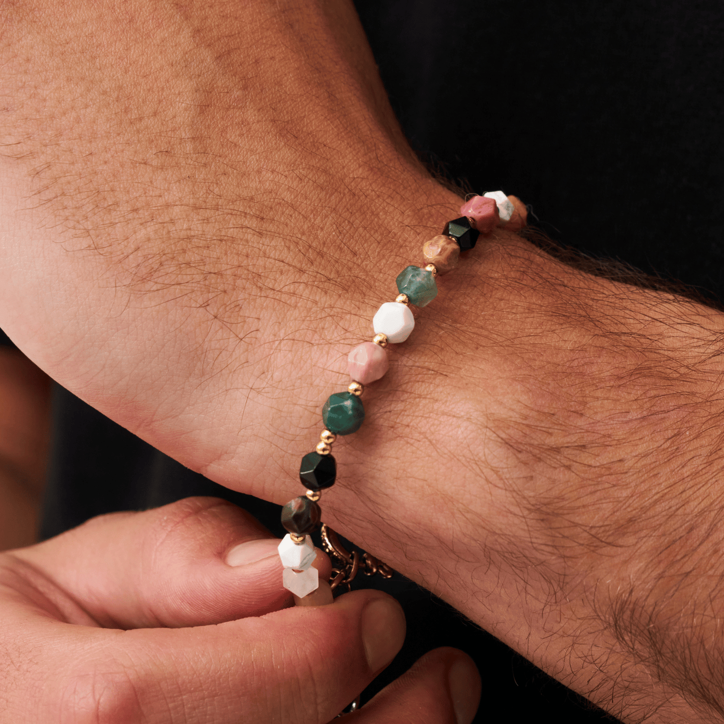 Bracciale con Perline di Pietra (Oro)