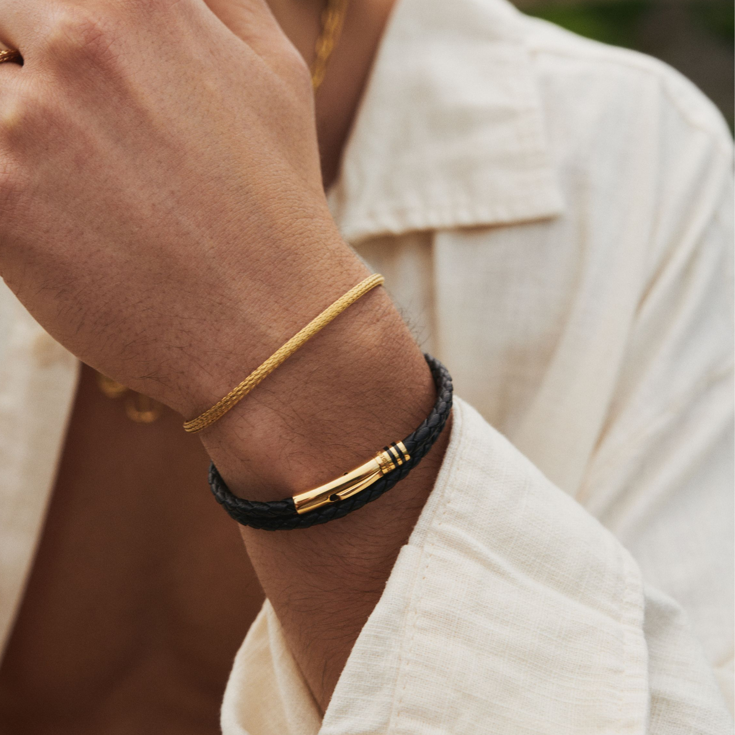 Bracciale in Pelle Nera (Oro)