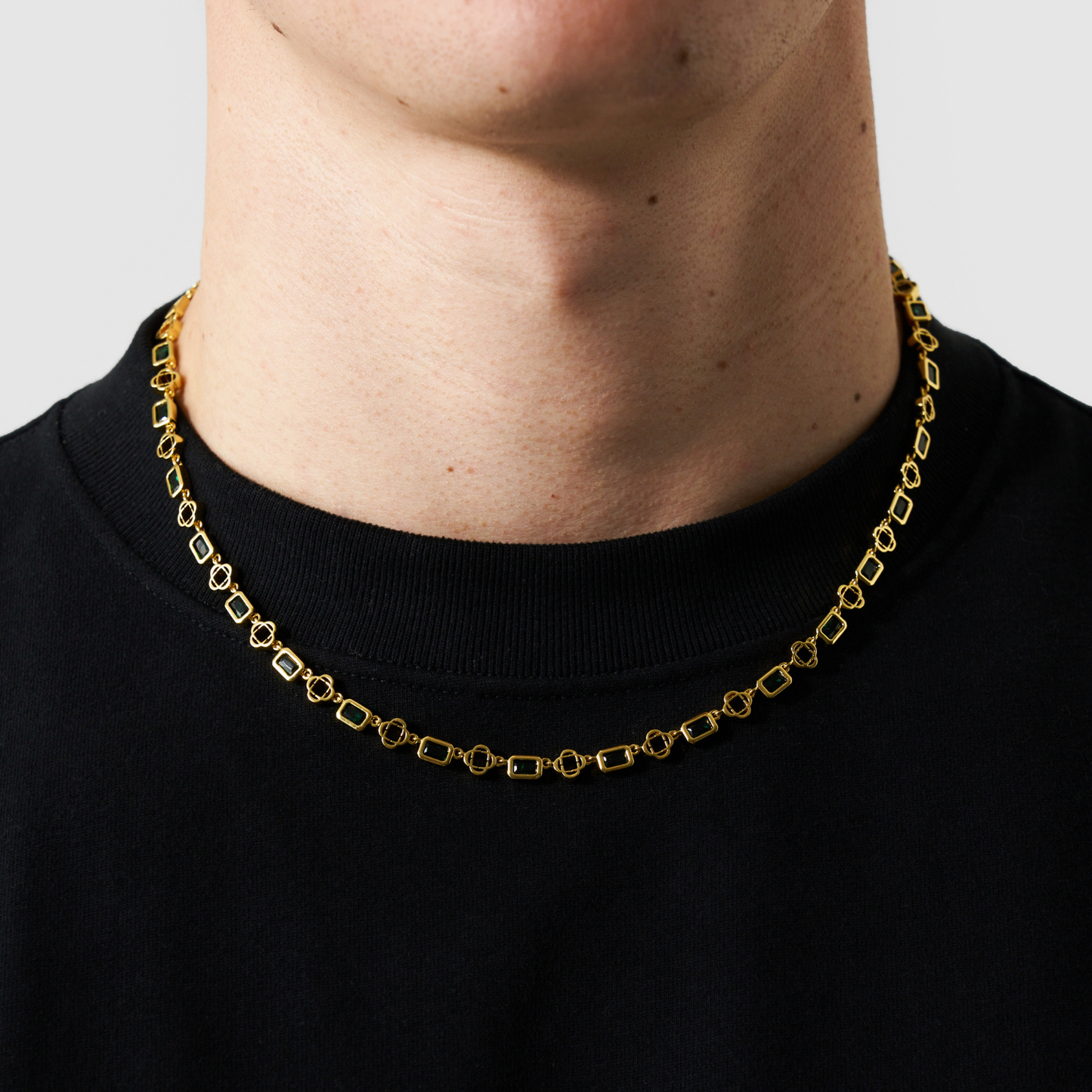 Collana con Trifoglio in Gemma Rossa (Oro)