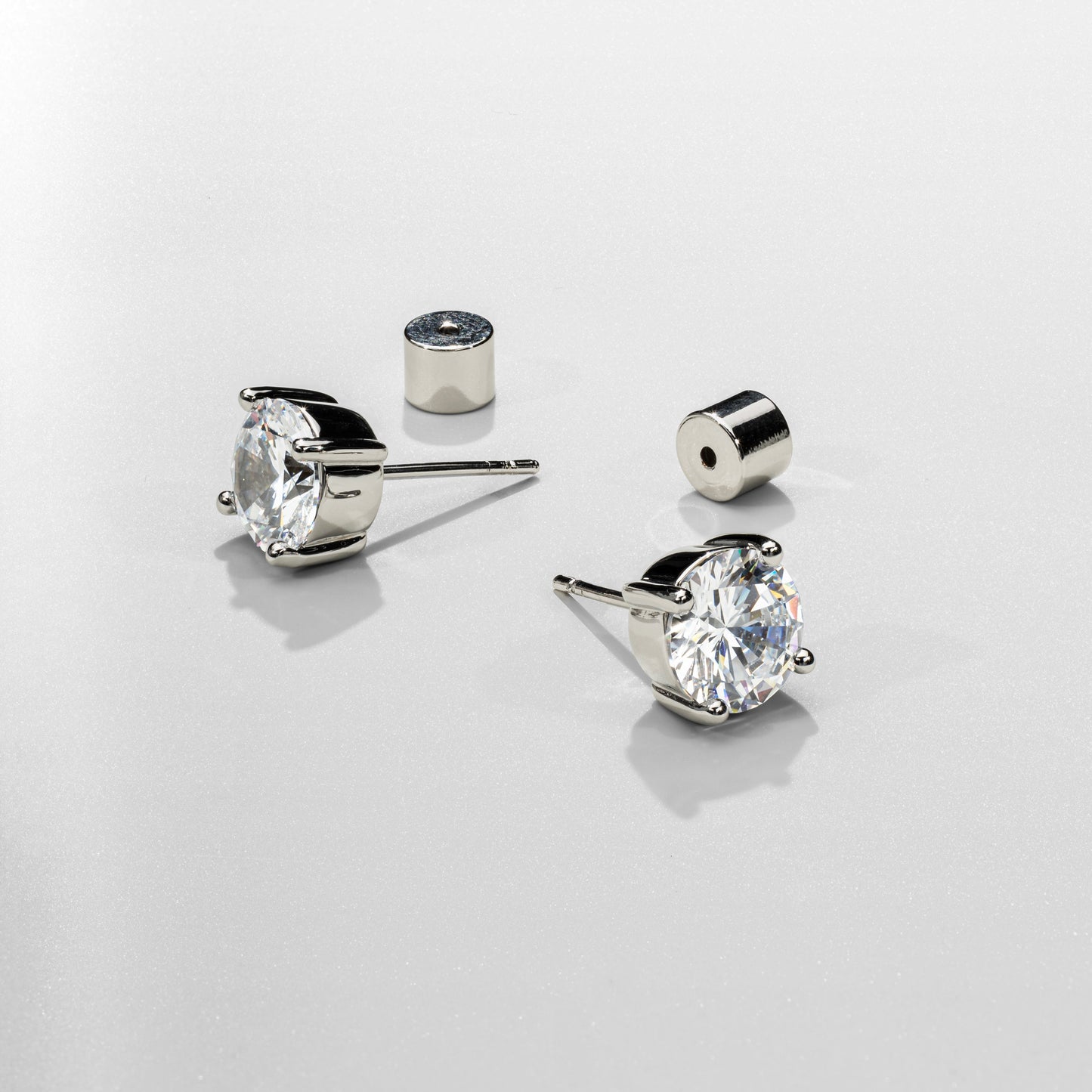 Orecchino a Perno Rotondo in Diamante (Argento)