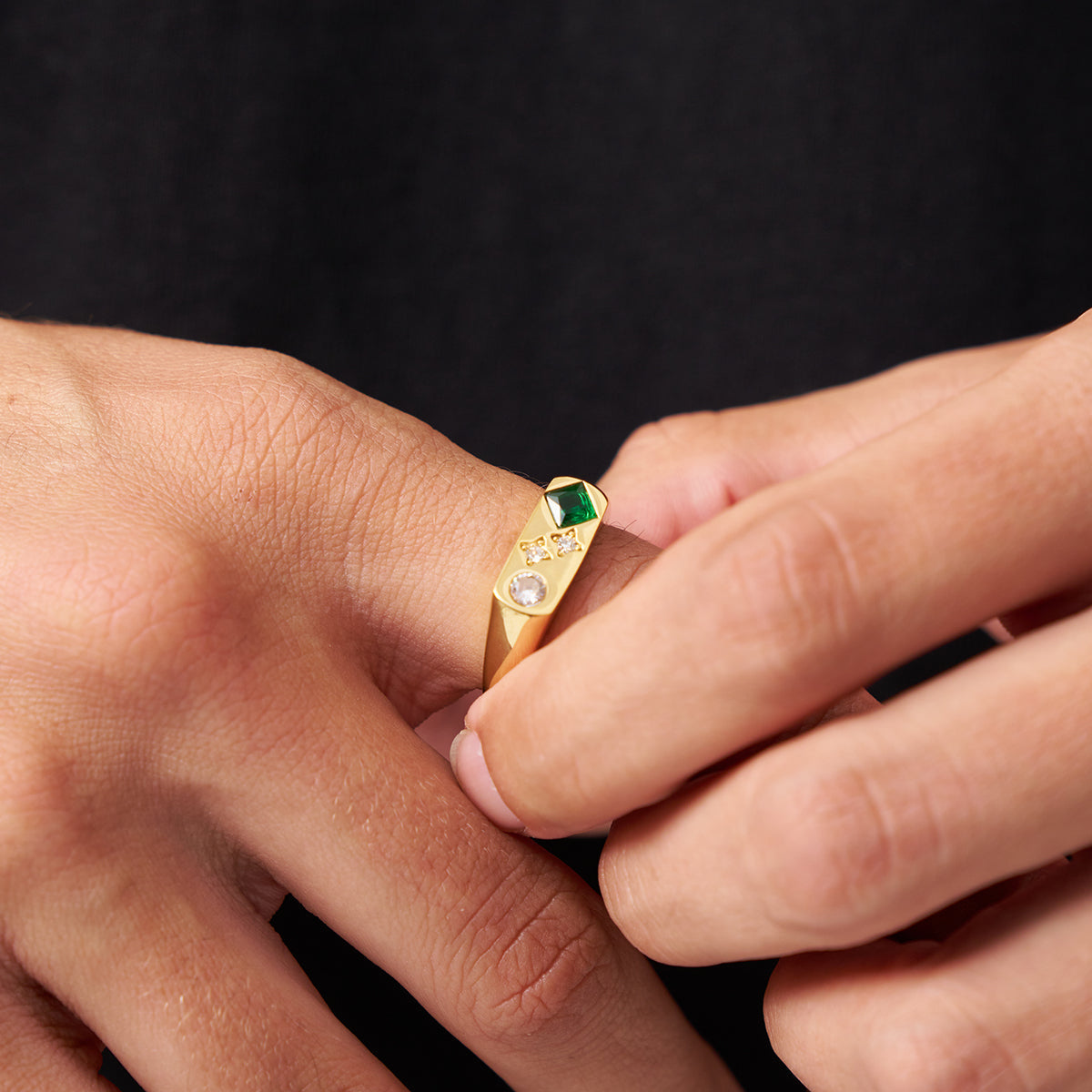 Anello Sigillo Vintage in Pietra (Oro)