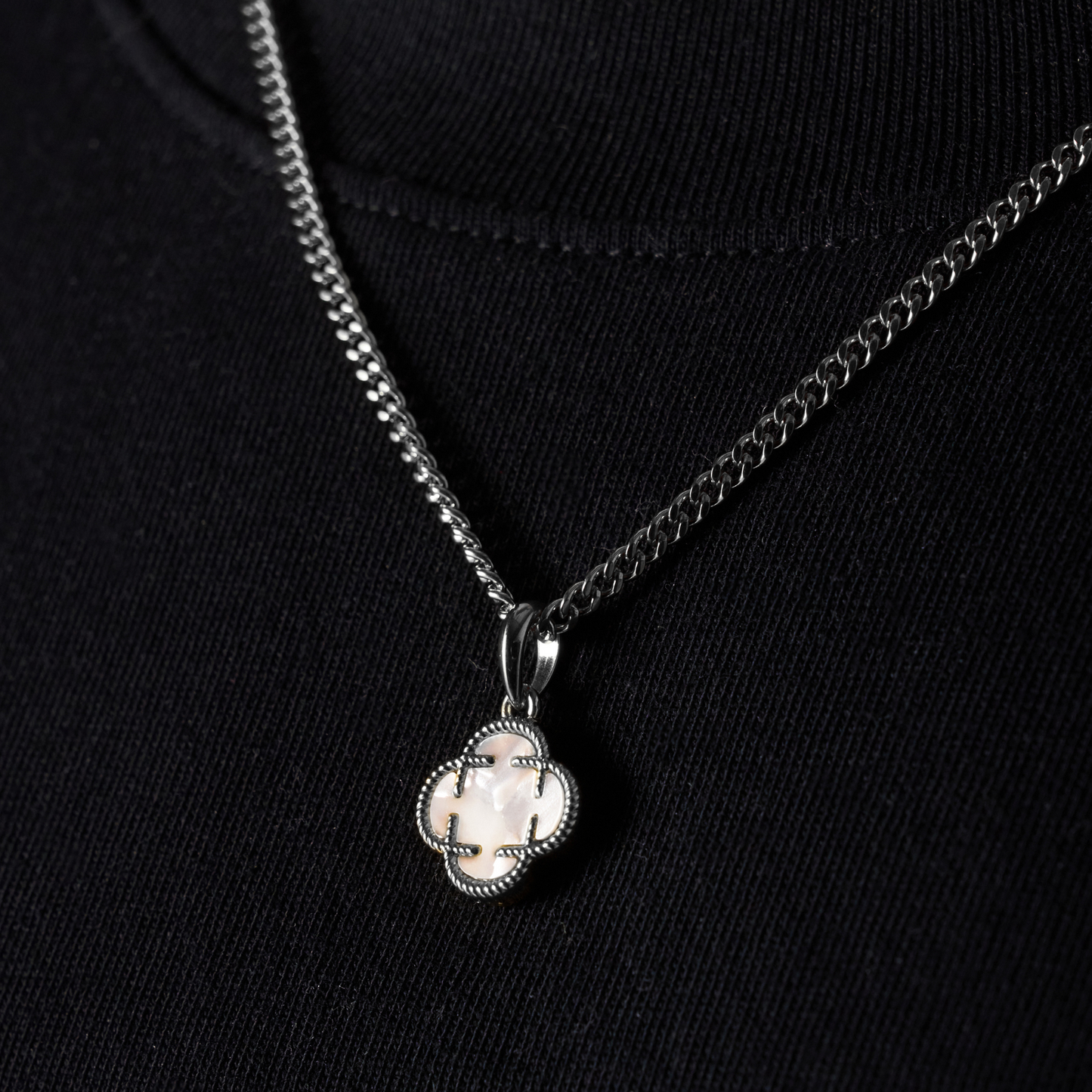 Pendente in Pietra di Trifoglio Bianco (Argento)