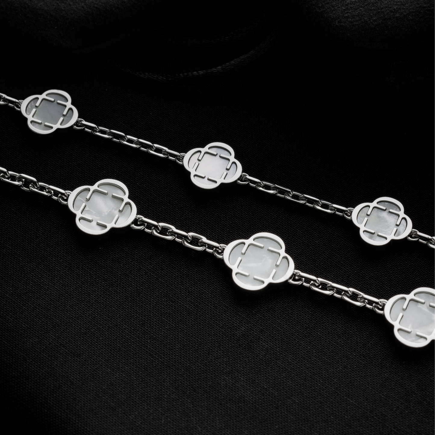 Collana in Pietra di Trifoglio Bianco (Argento)